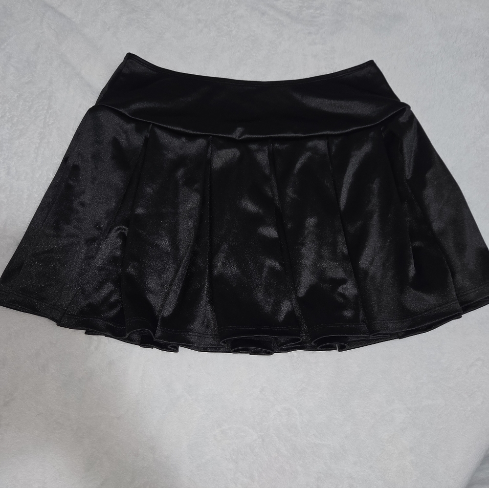 Spirit Halloween Black Pleated Satin Skirt Large